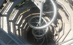 Bild 32: Rutschbahn im Aussichtsturm Baumwipfelpfad