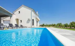 Ferienhaus mit Privatpool für 6 Personen ca. 127 m² in Siritovci, Dalmatien (Dalmatinisches Hinterland), Bild 1