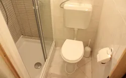Bild 18: SA5(2): Badezimmer mit Toilette