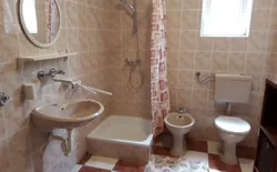 Bild 16: A1(6): Badezimmer mit Toilette